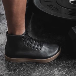 In new condition NOBULL MEN'S HIGH-TOP LEATHER TRAINER size 8 1/2